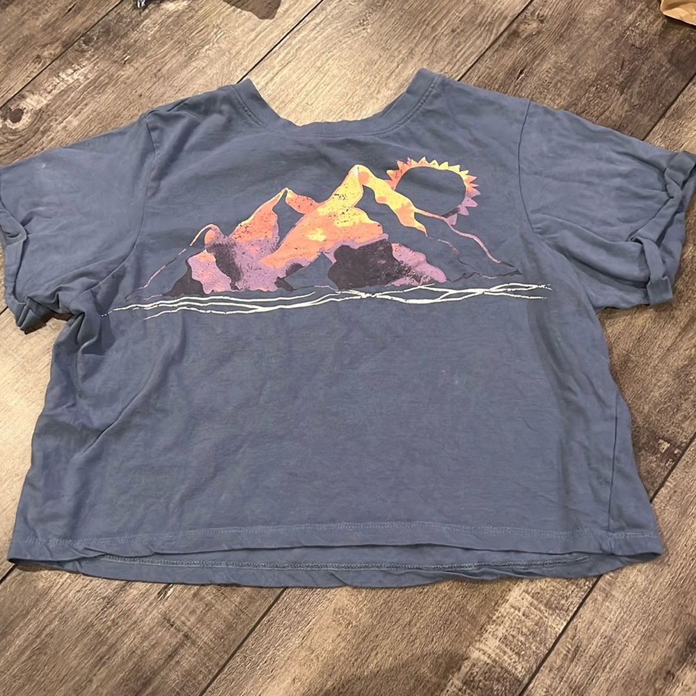 Size medium crop top
